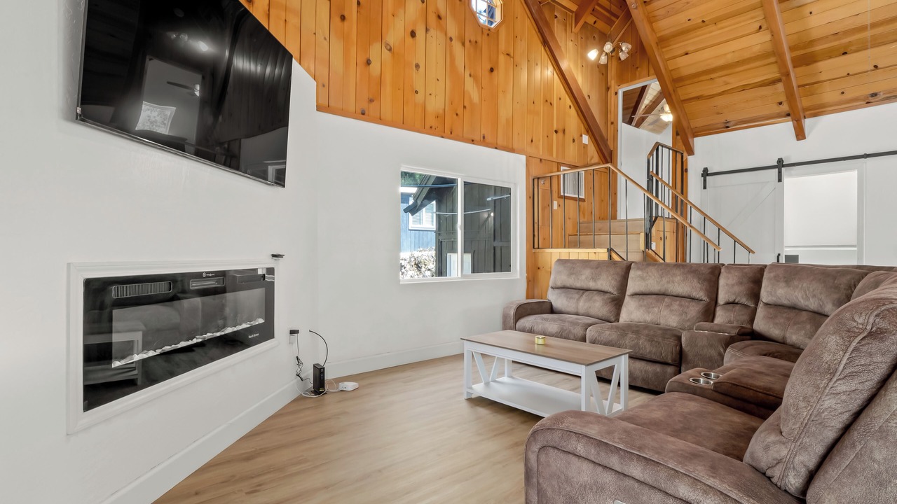 Photo of Livingroom in Bass Lake