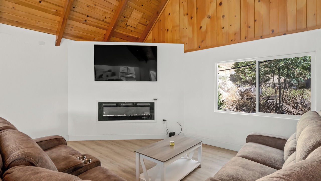 Photo of Livingroom in Bass Lake