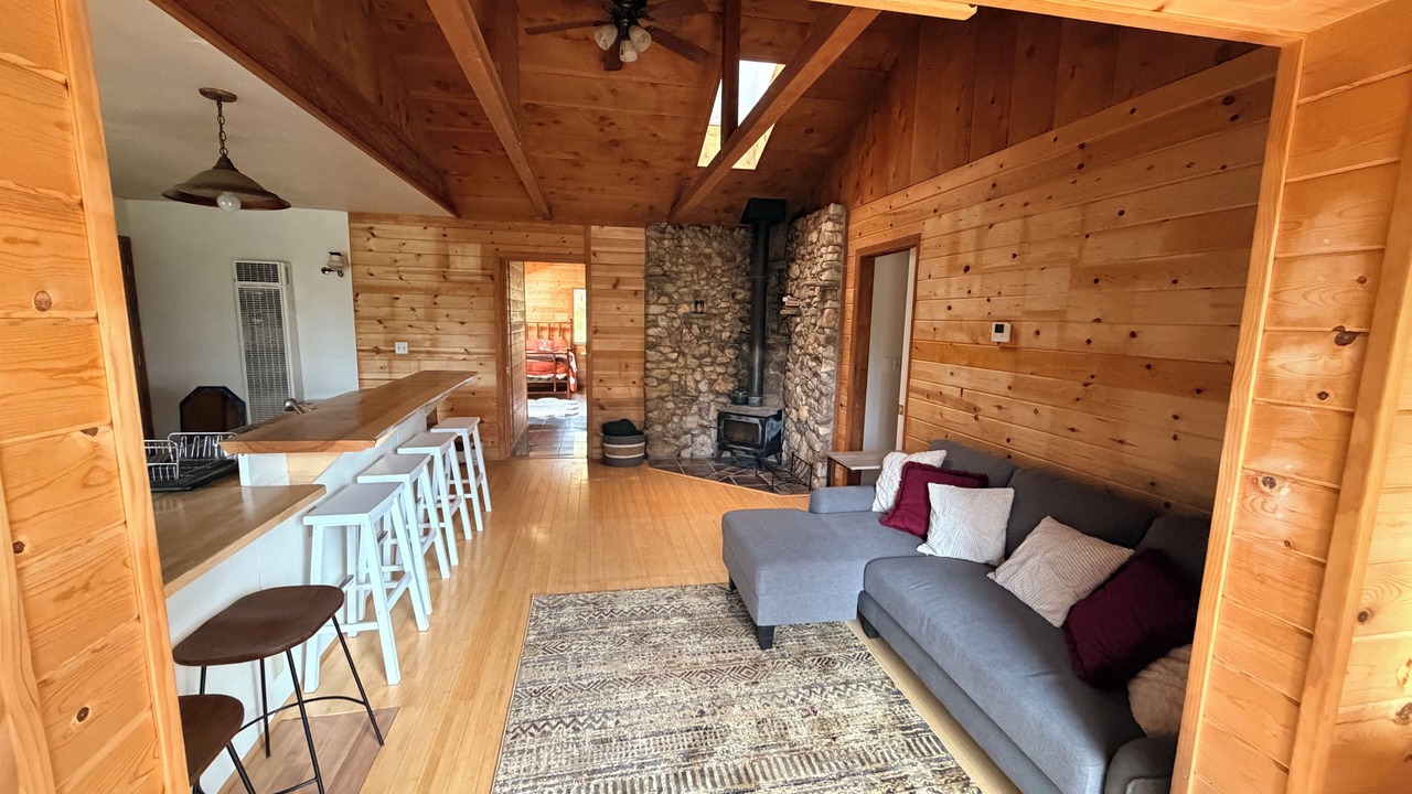 Photo of Livingroom in Cascadel Woods