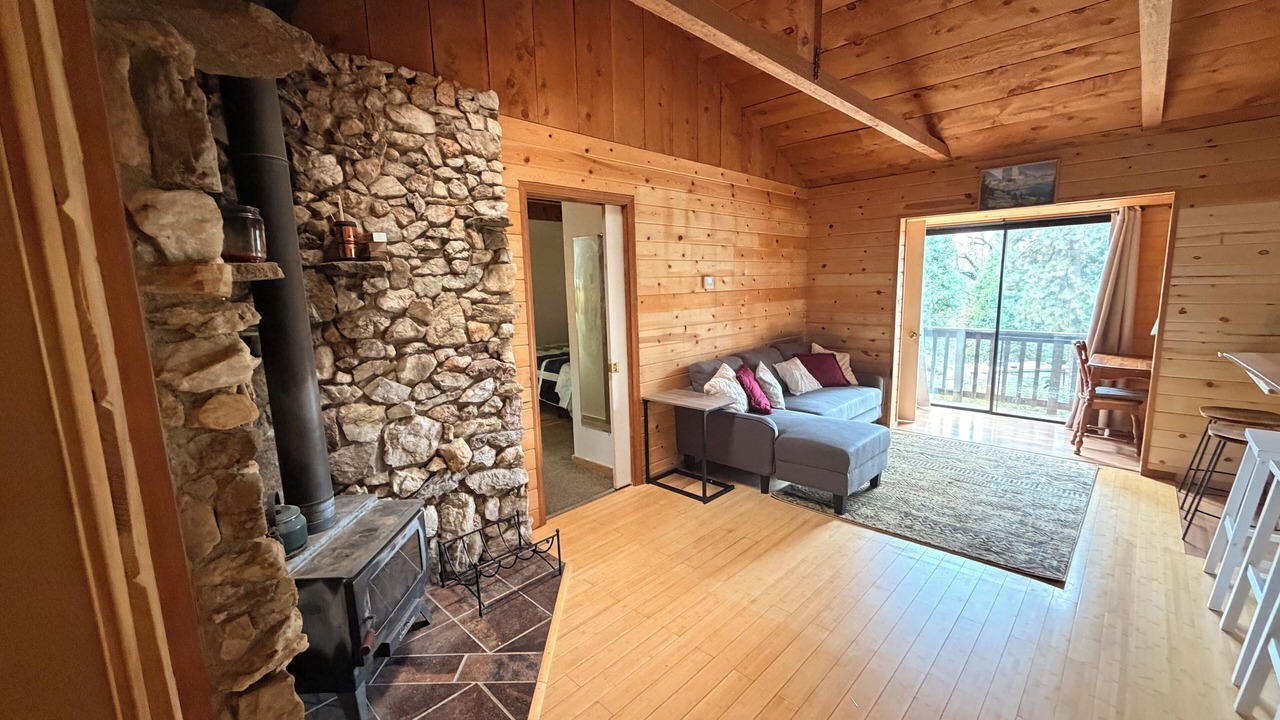 Photo of Livingroom in Cascadel Woods