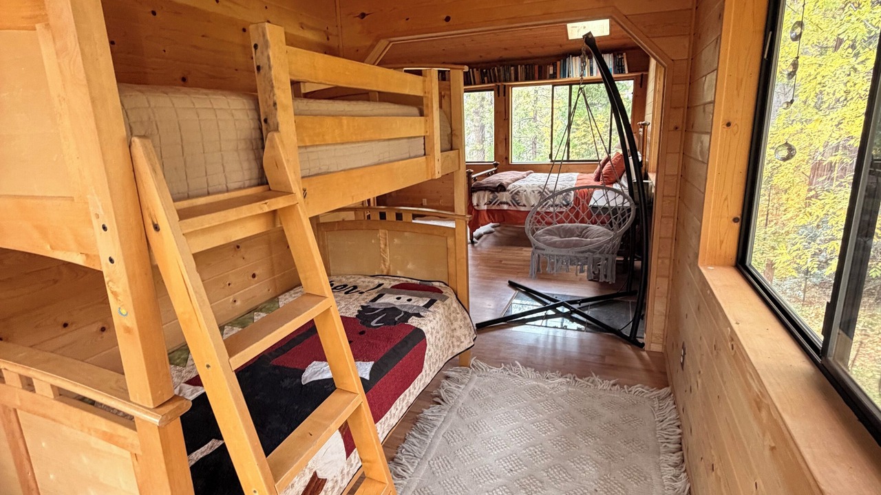 Photo of Bedroom in Cascadel Woods