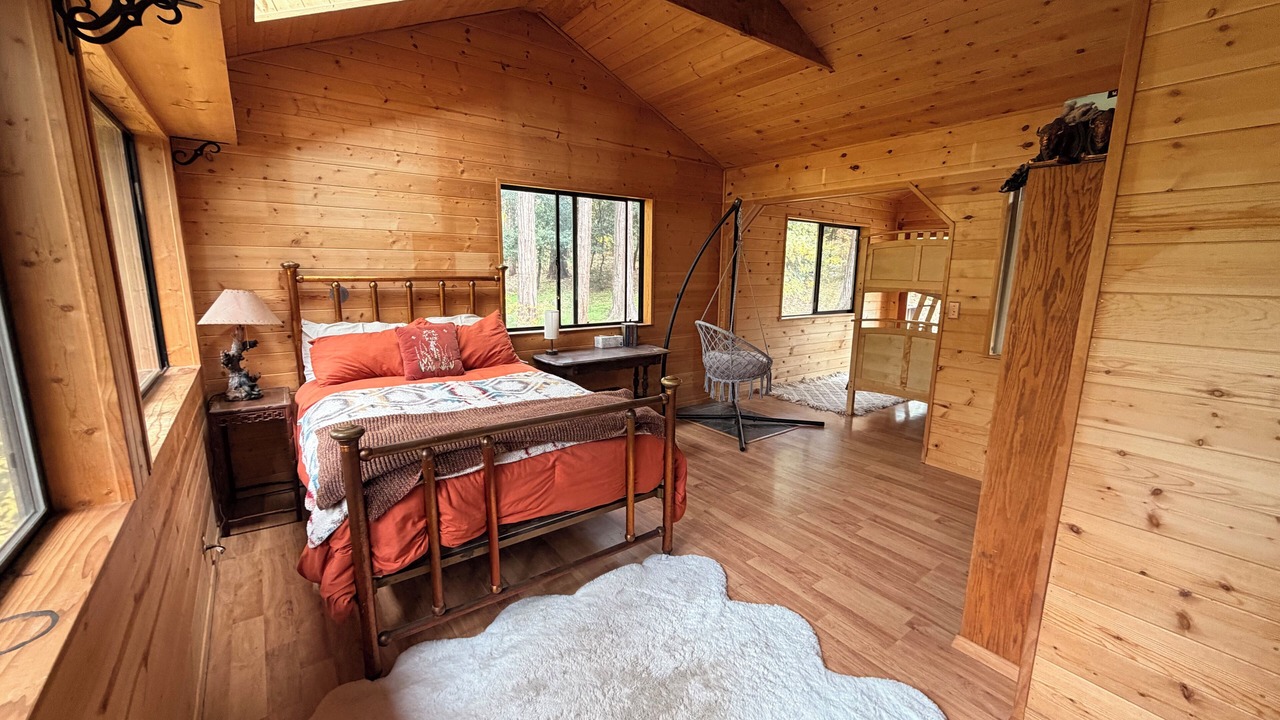 Photo of Bedroom in Cascadel Woods