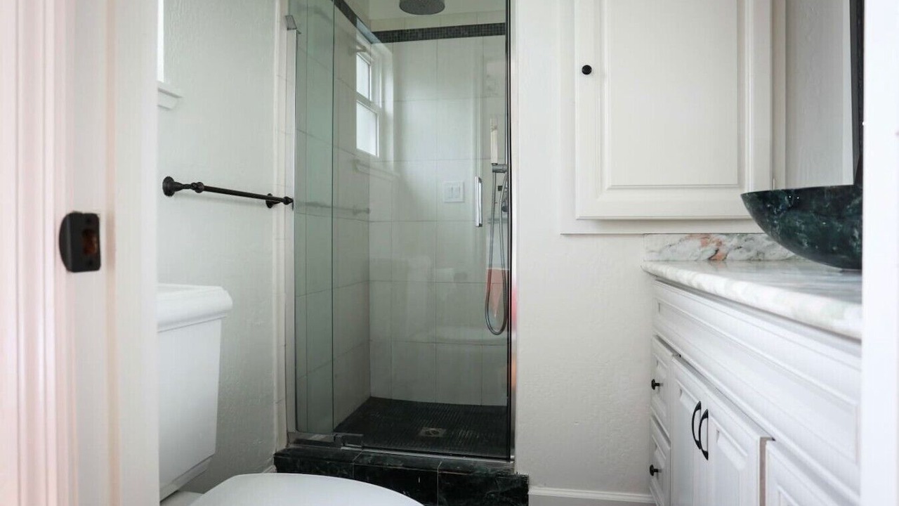 Photo of Bathroom in Golden Gate