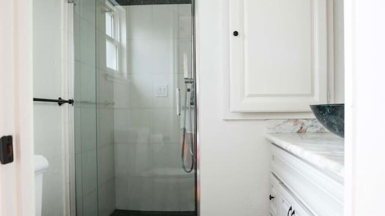 Photo of Bathroom in Golden Gate