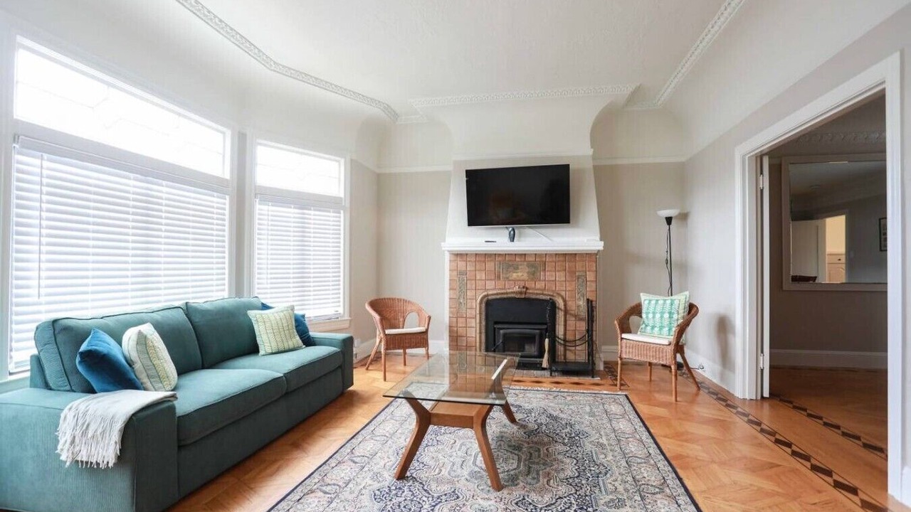 Photo of Livingroom in Golden Gate
