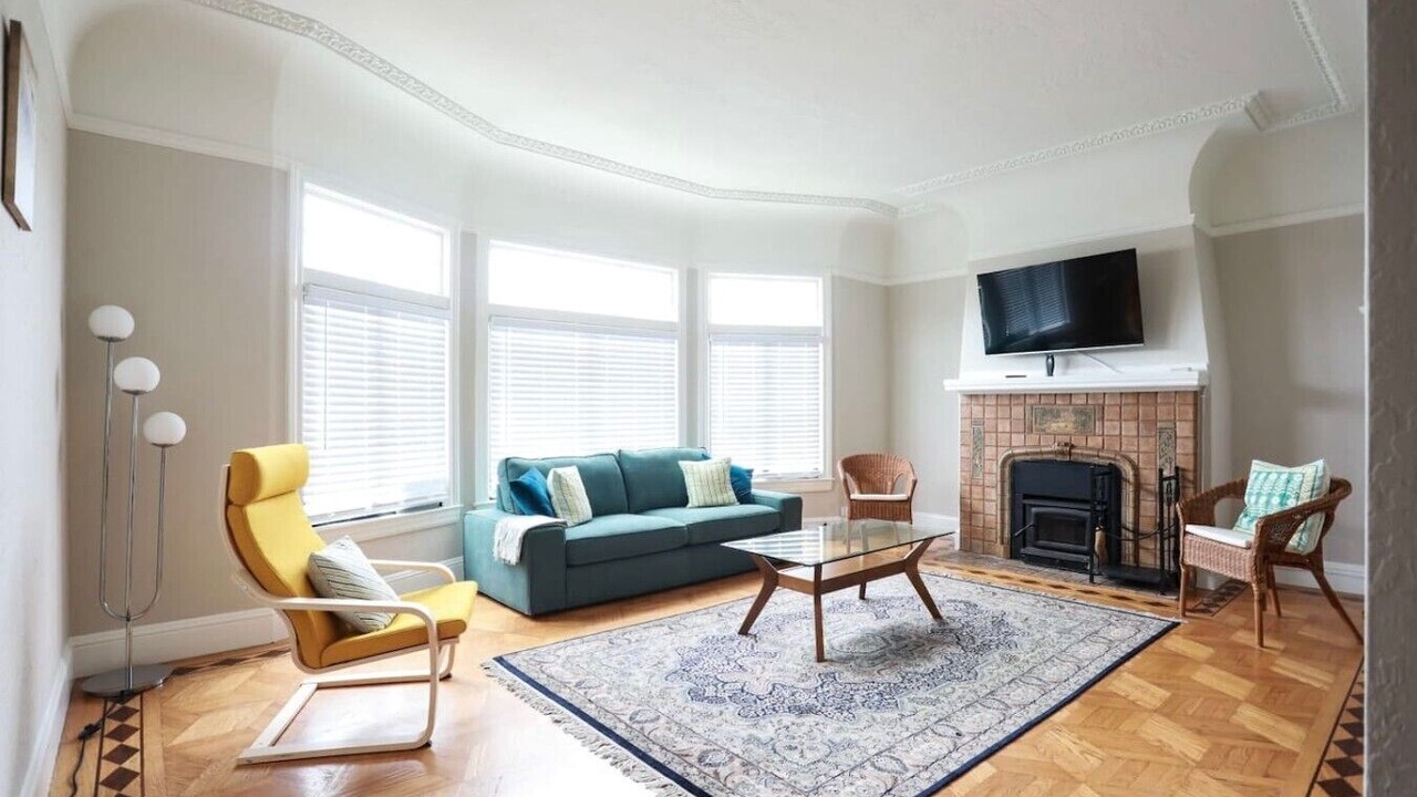 Photo of Livingroom in Golden Gate