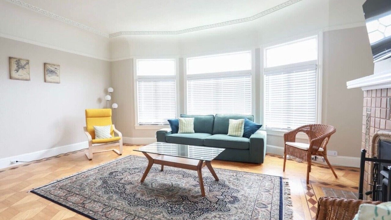 Photo of Livingroom in Golden Gate