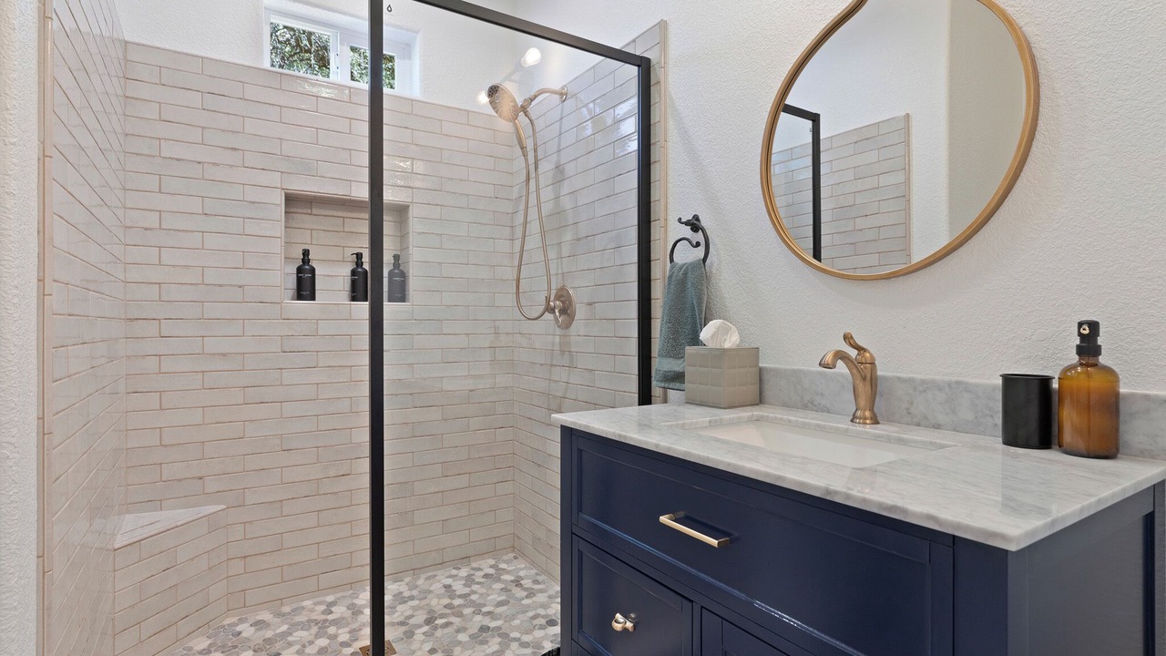 Photo of Bathroom in Groveland