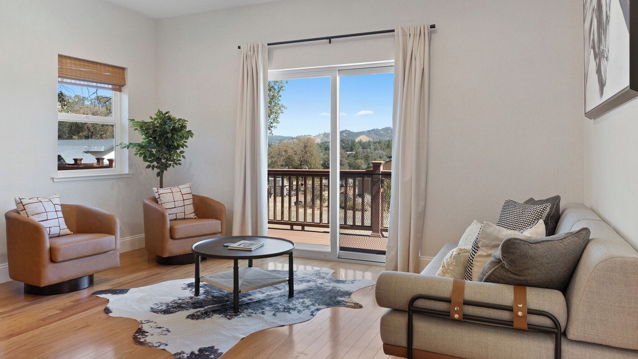 Photo of Livingroom in Groveland