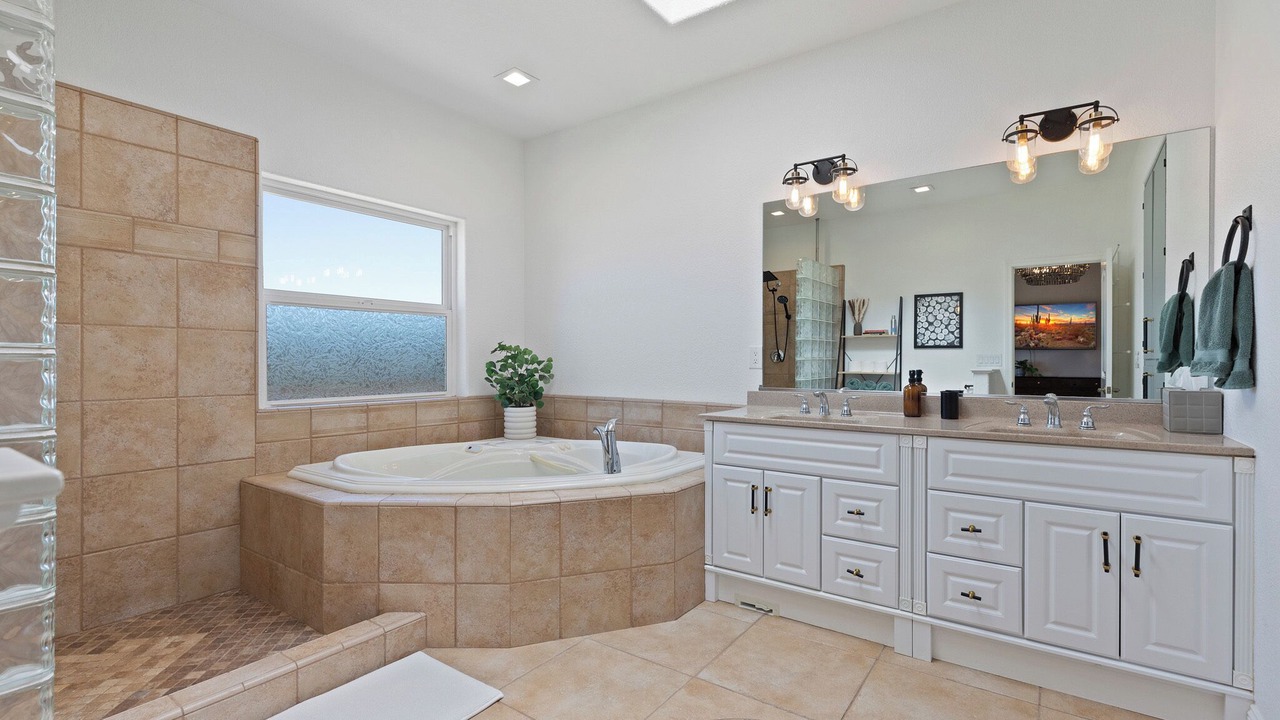 Photo of Bathroom in Groveland