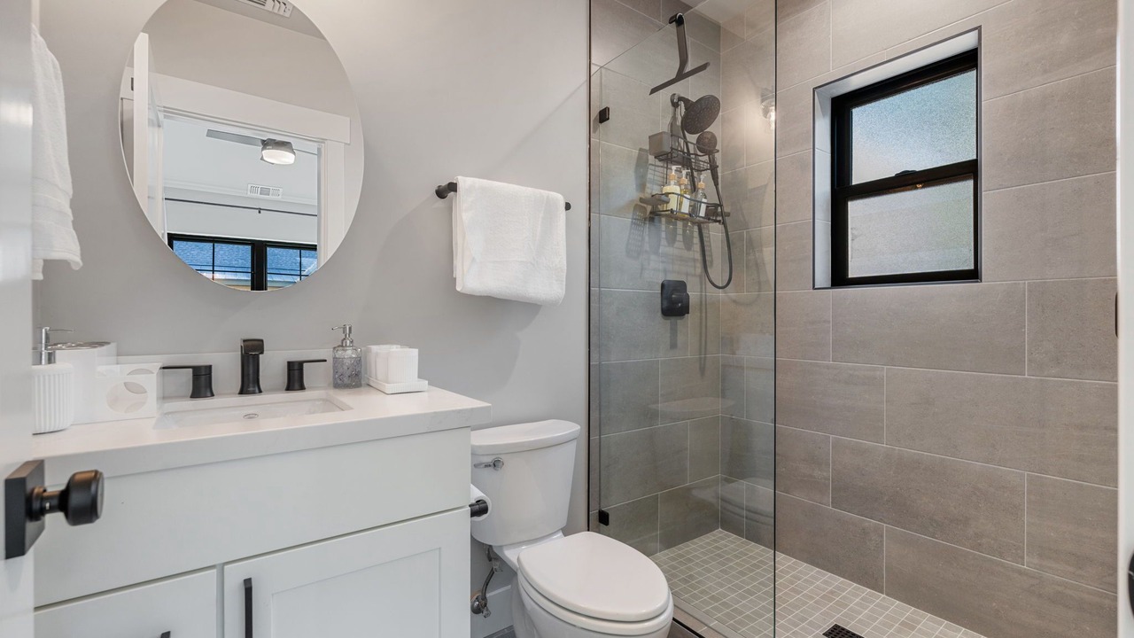 Photo of Bathroom in Lincoln Park