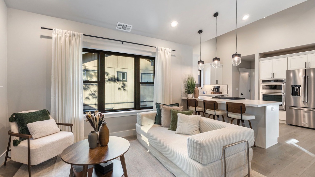 Photo of Livingroom in Lincoln Park