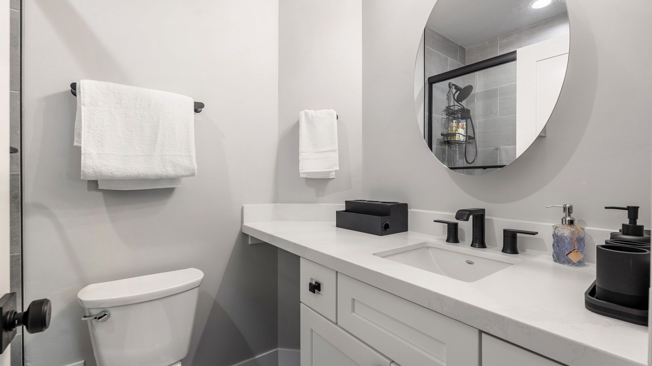 Photo of Bathroom in Lincoln Park