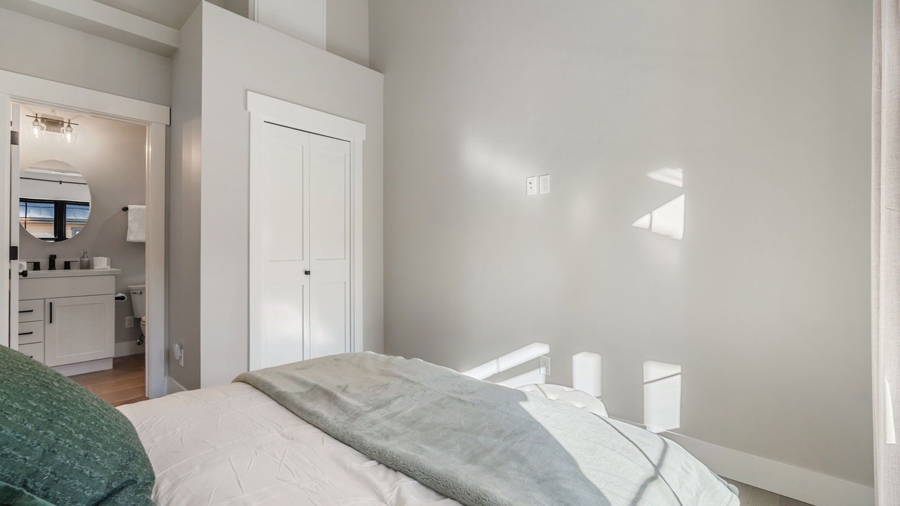 Photo of Bedroom in Lincoln Park