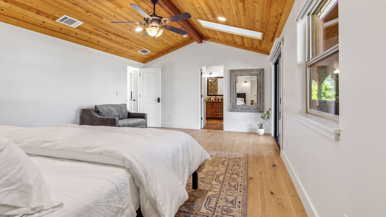 Photo of Bedroom in Hollister
