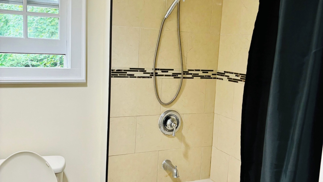 Photo of Bathroom in St. Claire Gardens