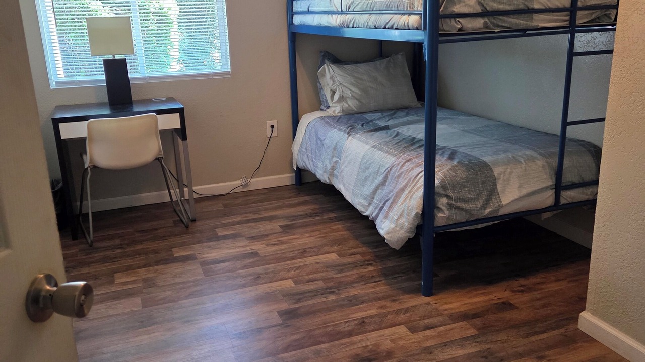 Photo of Bedroom in Enterprise