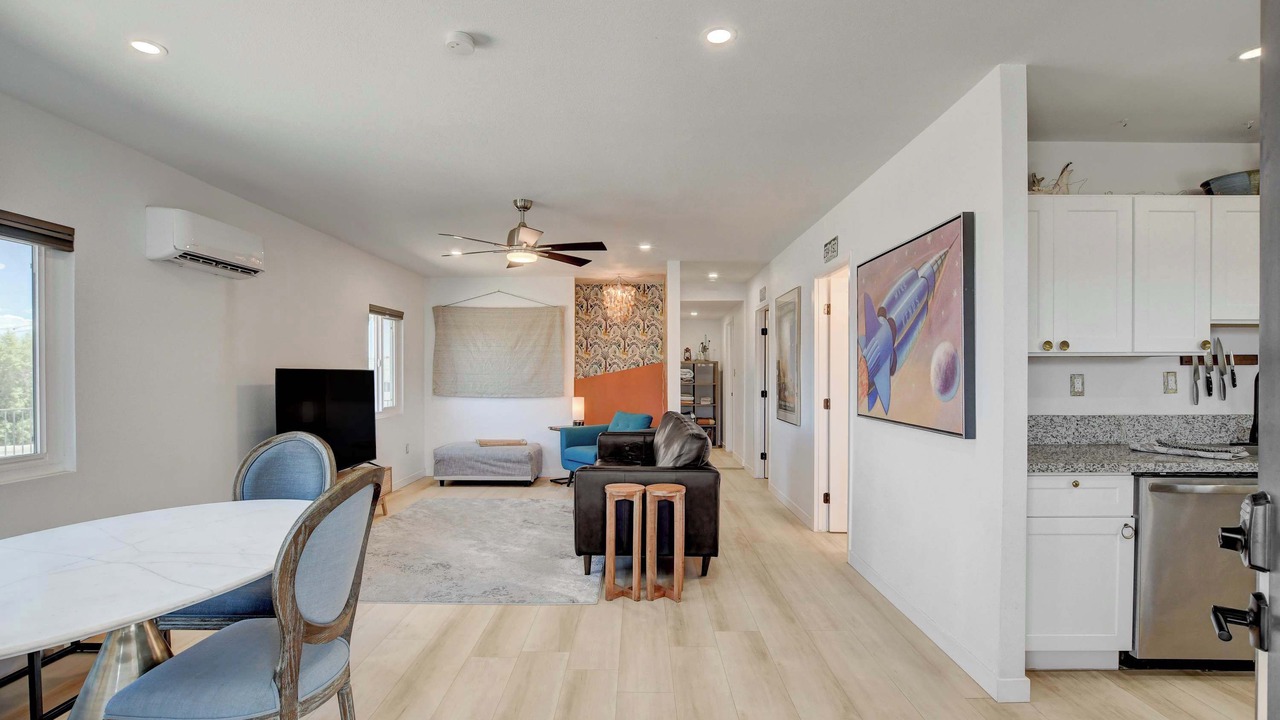 Photo of Livingroom in Townsite