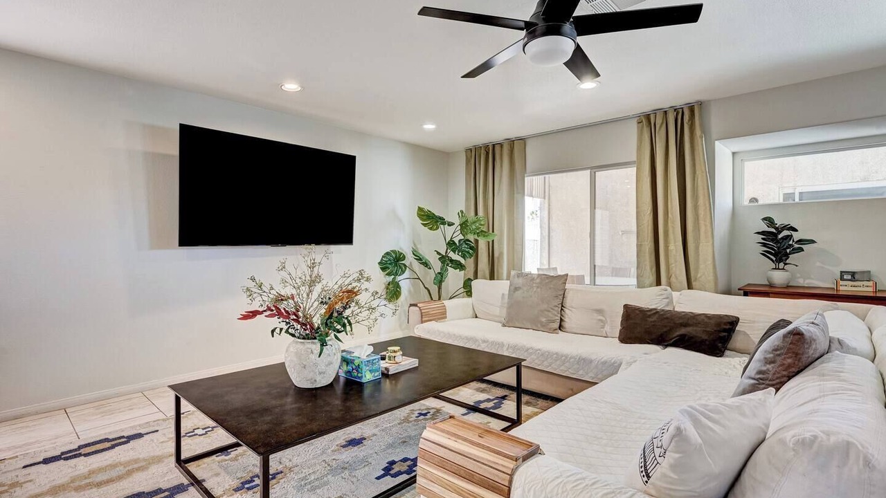 Photo of Livingroom in Silverado Ranch