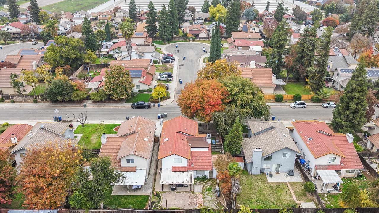 Photo of Outdoor in Raisin