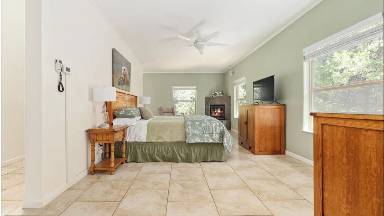 Photo of Bedroom in Glencoe