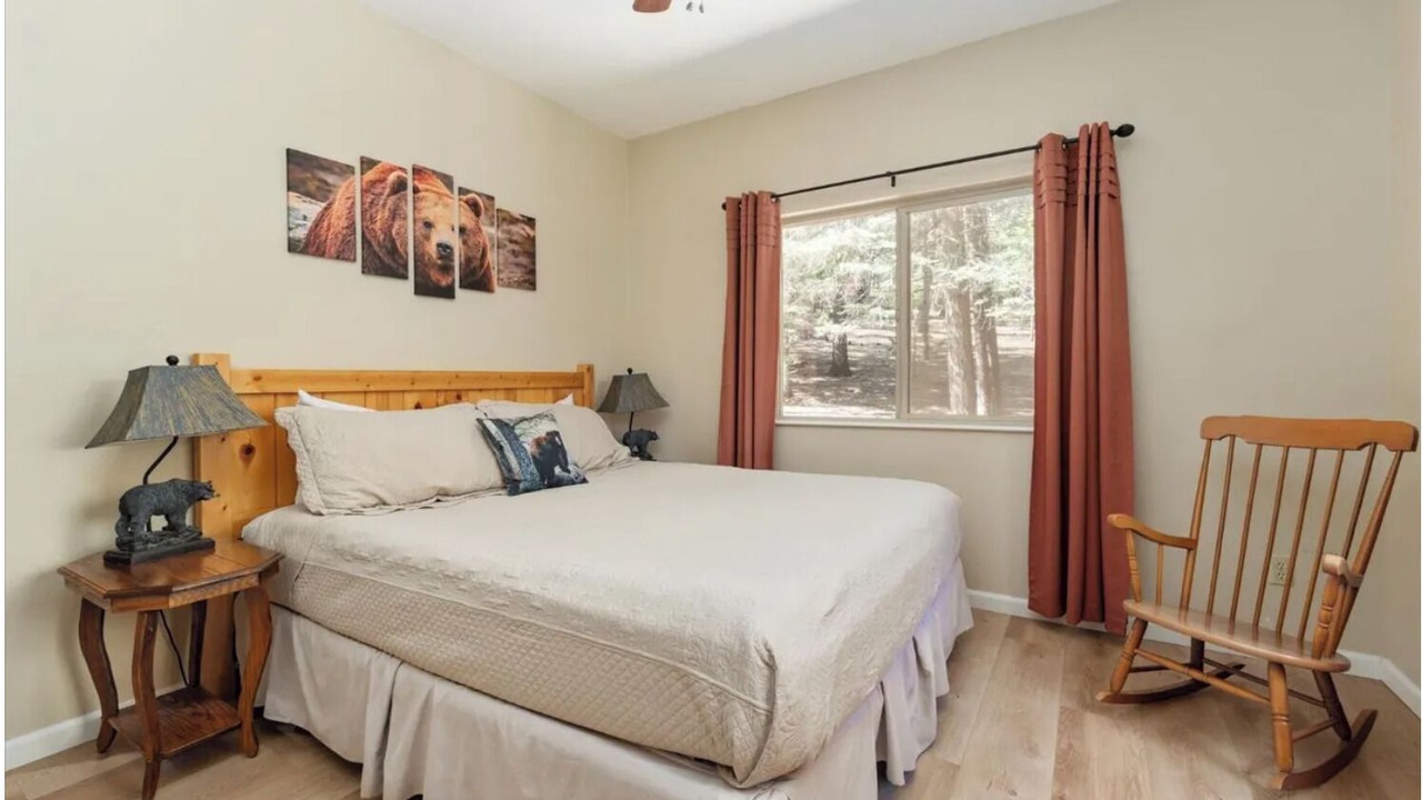 Photo of Bedroom in Glencoe