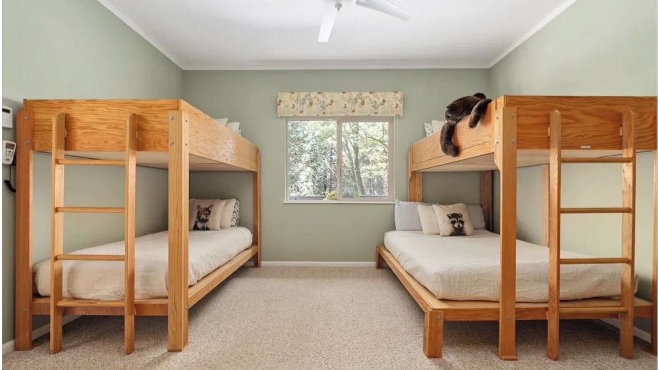Photo of Bedroom in Glencoe