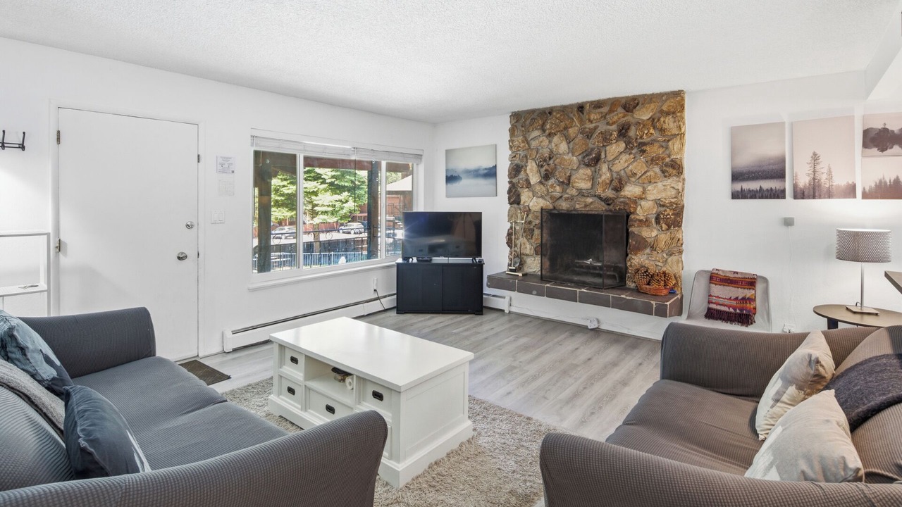 Photo of Livingroom in South Lake Tahoe