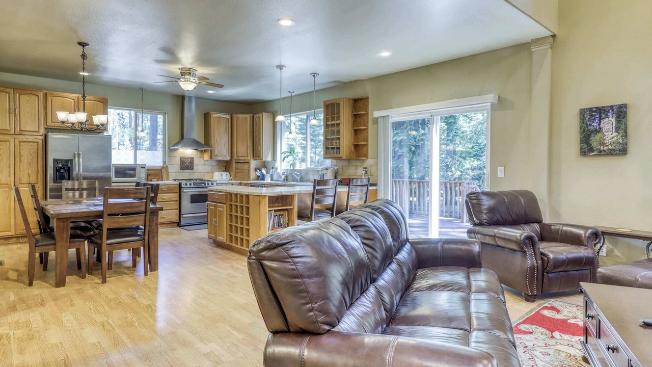 Photo of Livingroom in Tahoe Valley