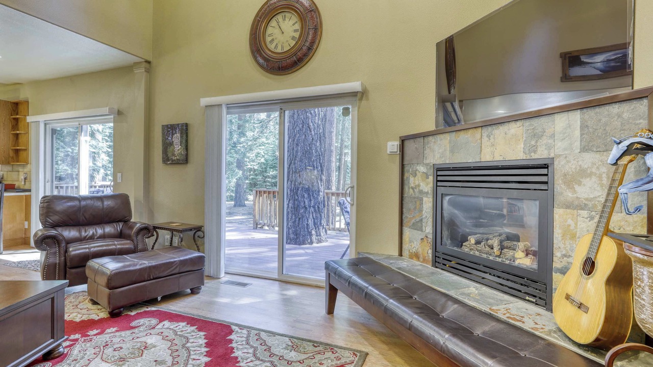 Photo of Livingroom in Tahoe Valley