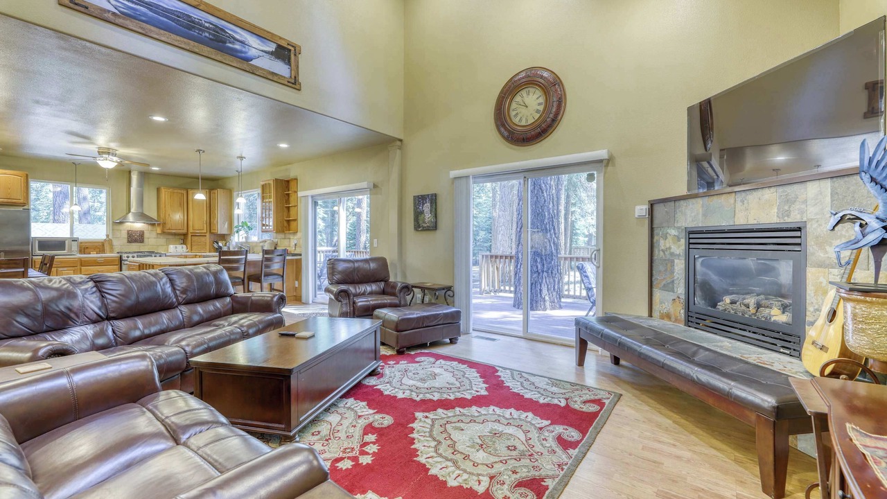 Photo of Livingroom in Tahoe Valley