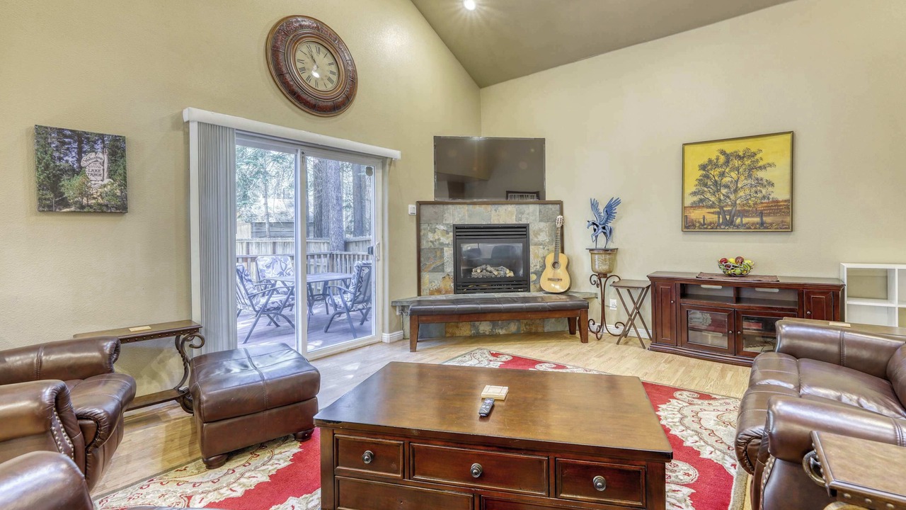 Photo of Livingroom in Tahoe Valley