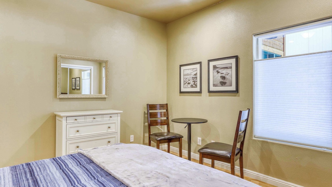 Photo of Bedroom in Tahoe Valley
