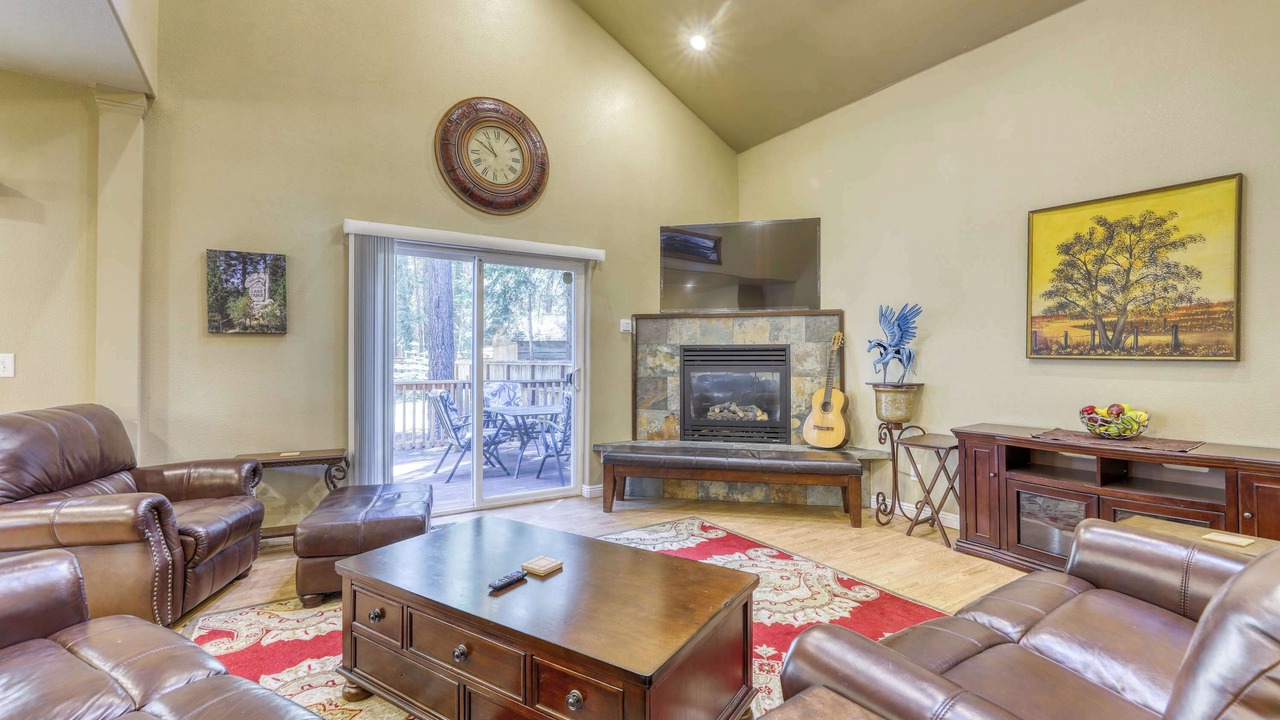 Photo of Livingroom in Tahoe Valley