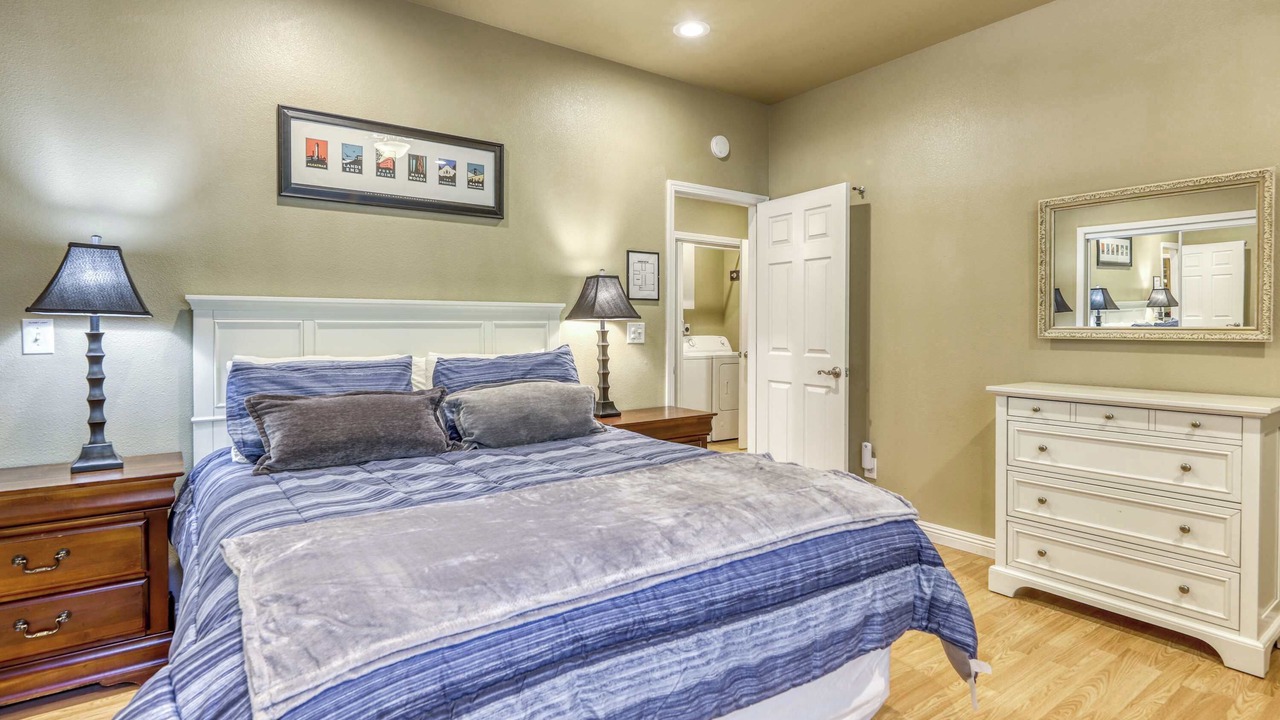 Photo of Bedroom in Tahoe Valley