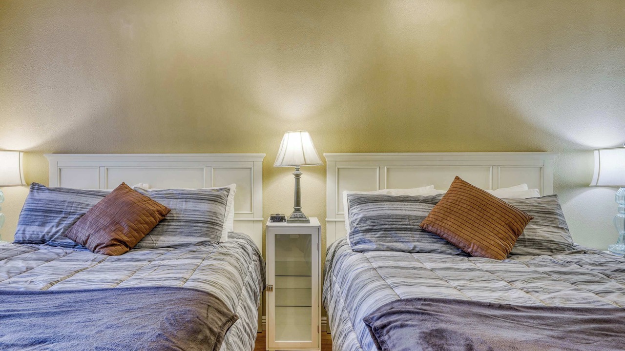 Photo of Bedroom in Tahoe Valley