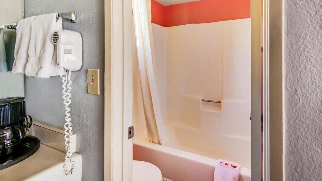 Photo of Bathroom in Ridgecrest