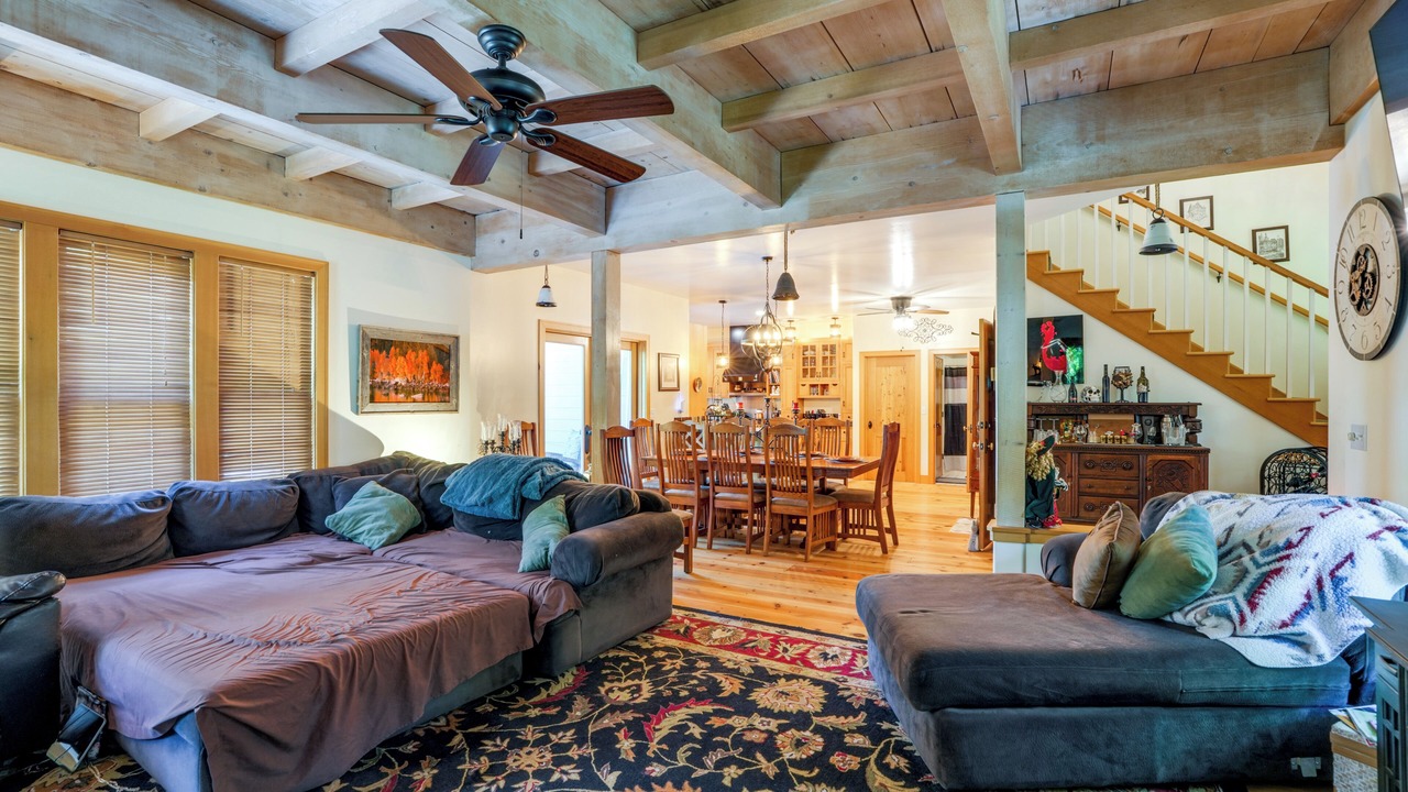 Photo of Livingroom in Tuolumne