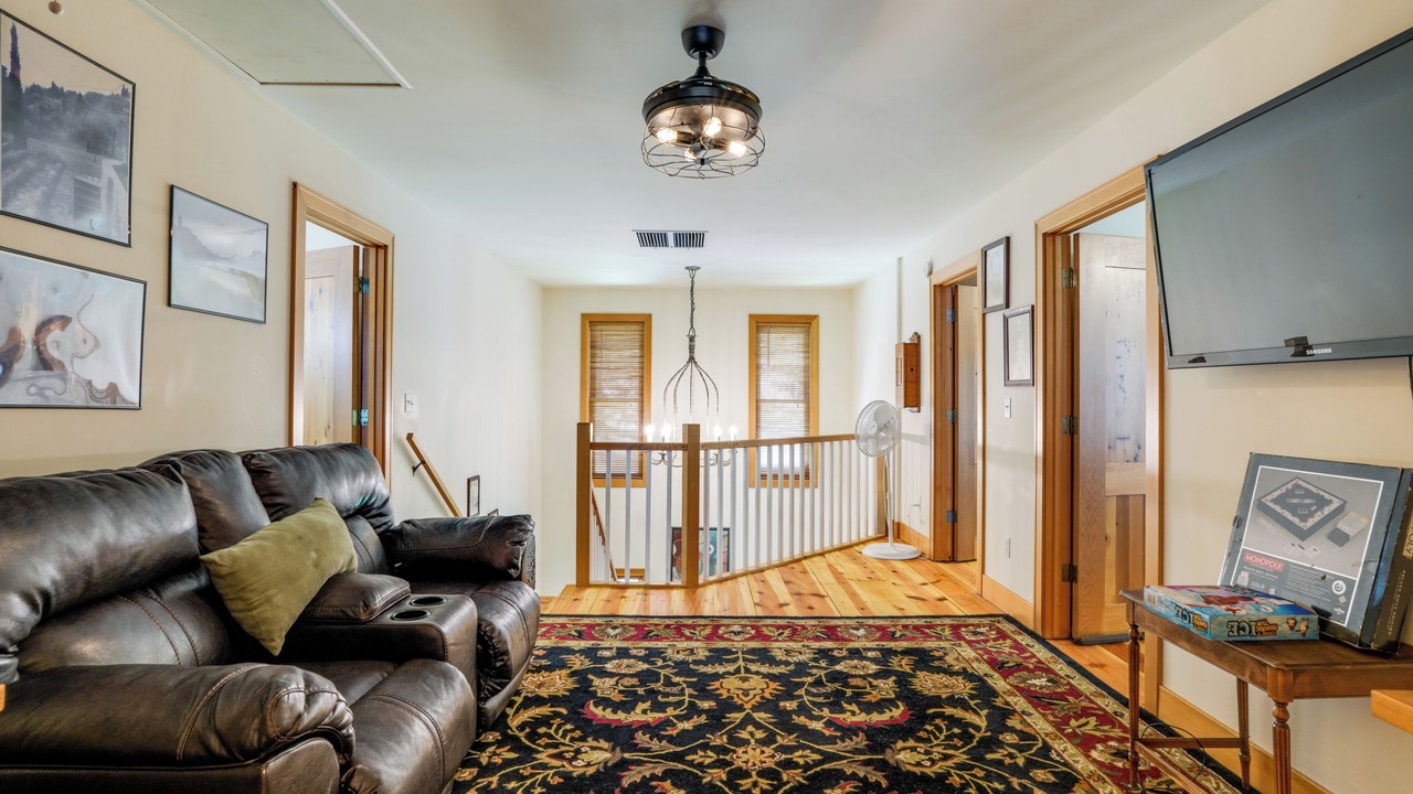 Photo of Livingroom in Tuolumne