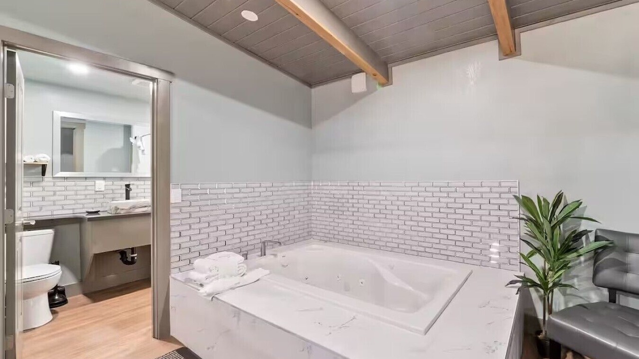 Photo of Bathroom in Lakeside Park