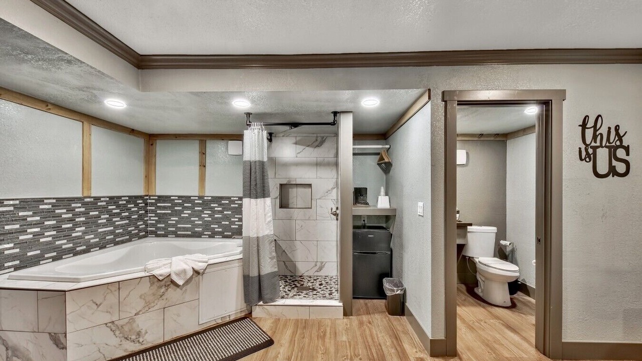 Photo of Bathroom in Lakeside Park