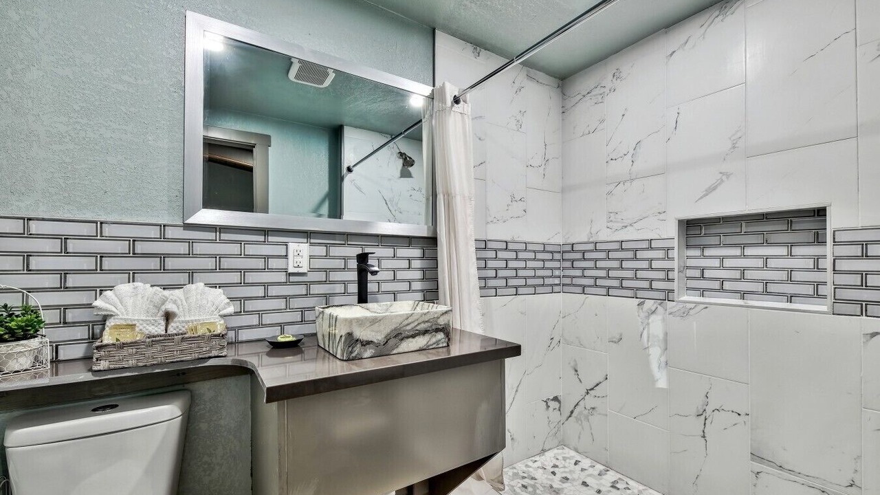 Photo of Bathroom in Lakeside Park