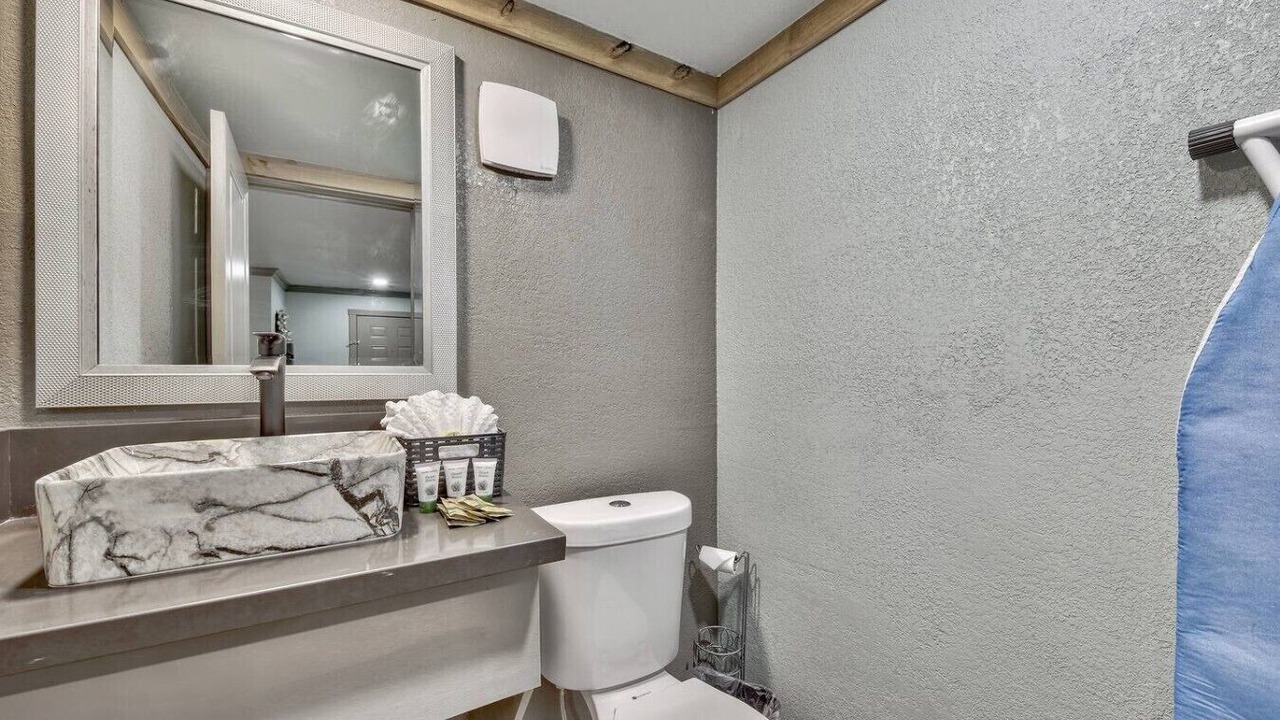 Photo of Bathroom in Lakeside Park