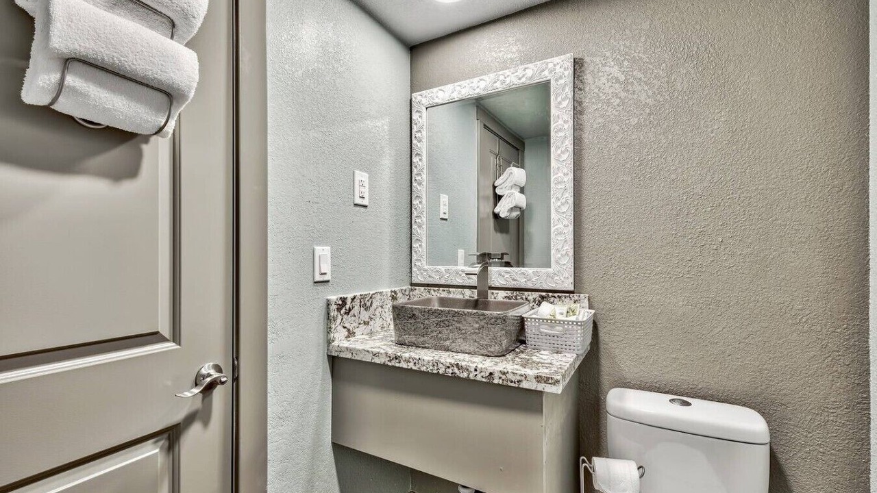 Photo of Bathroom in Lakeside Park
