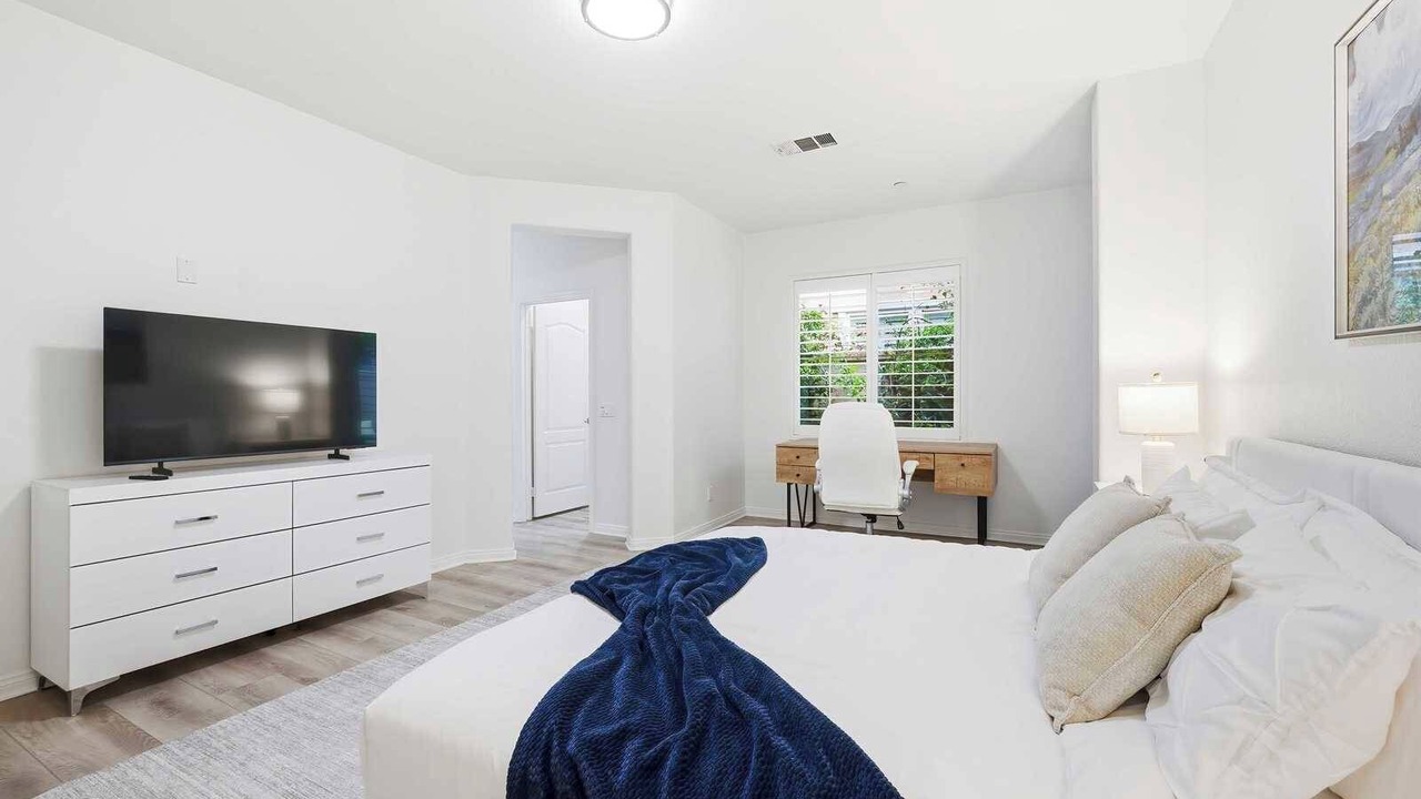 Photo of Bedroom in Woodbury