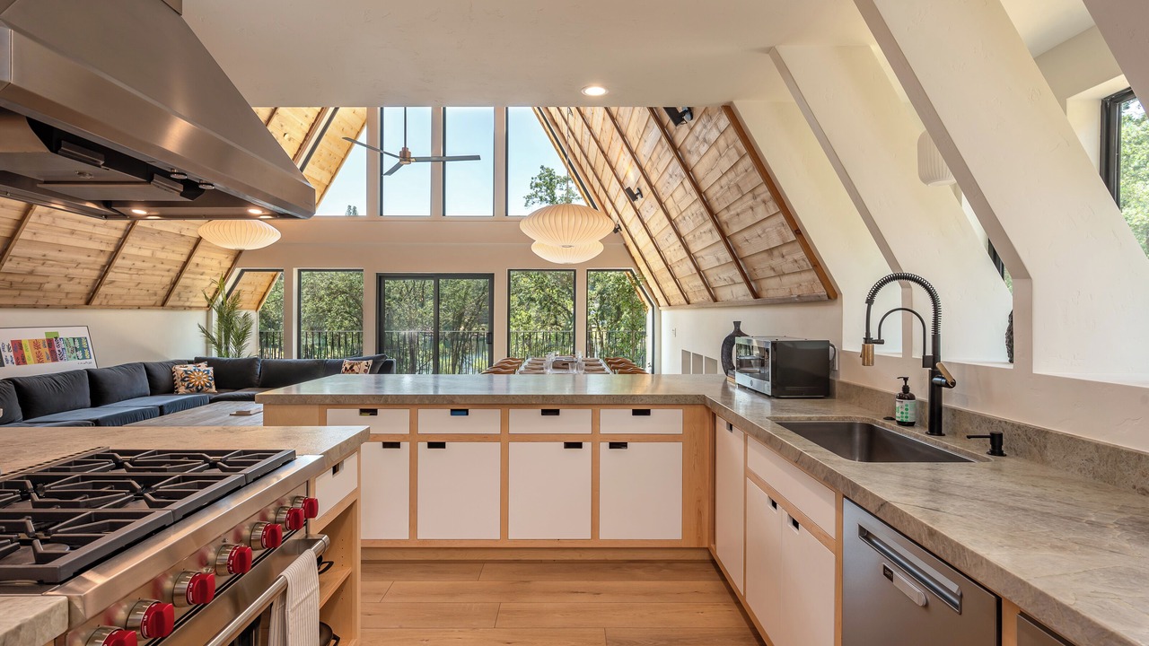 Photo of Kitchen in Groveland