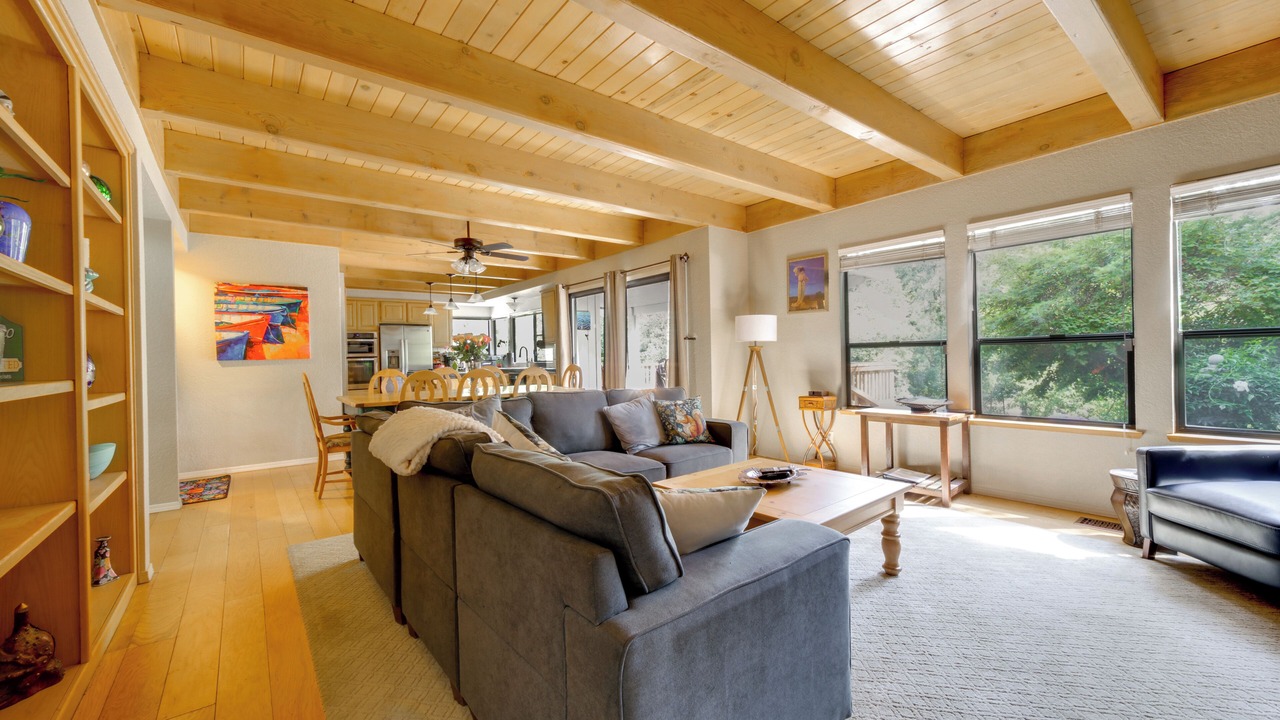 Photo of Livingroom in Auburn