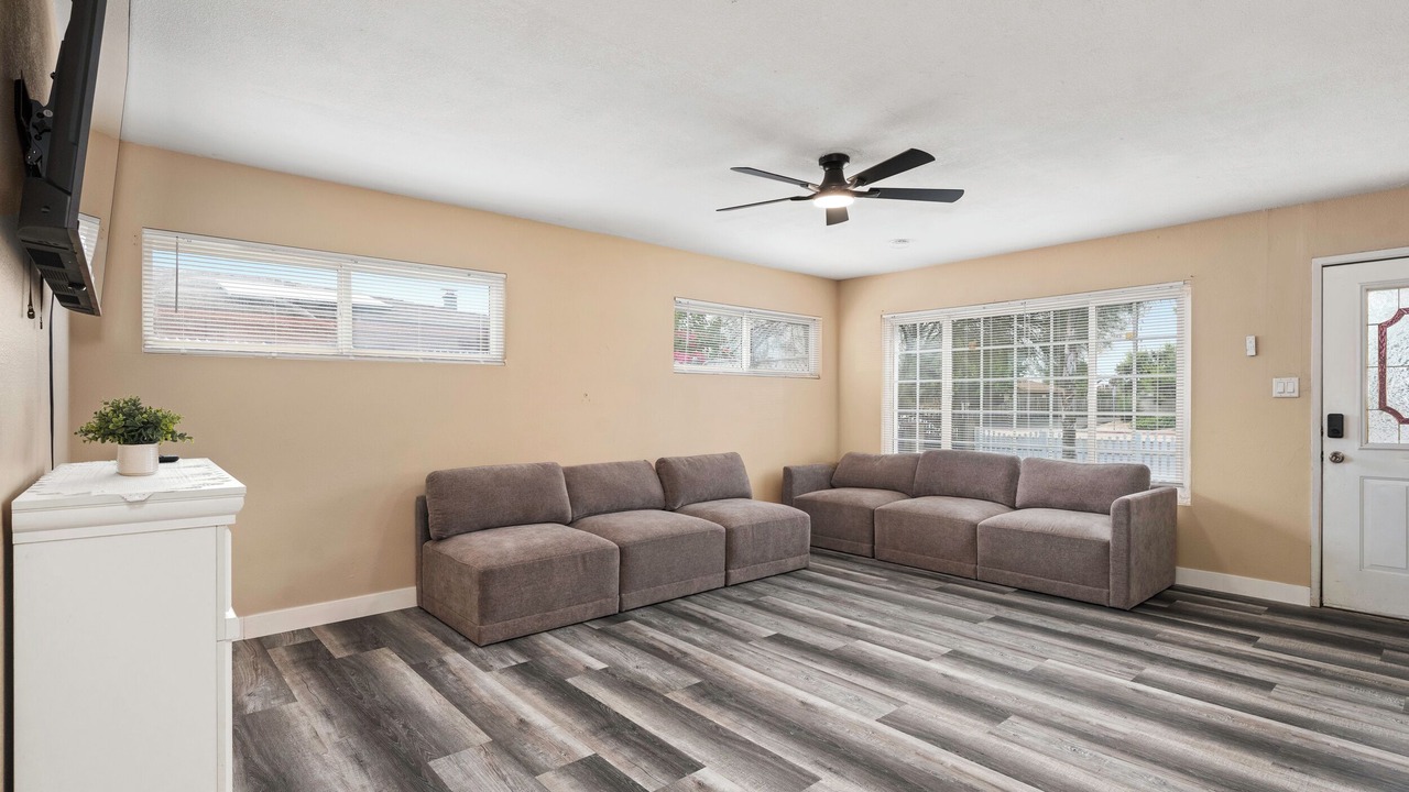 Photo of Livingroom in Pumpkin Center