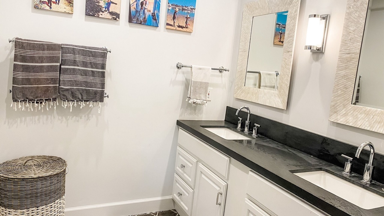 Photo of Bathroom in East Bluff
