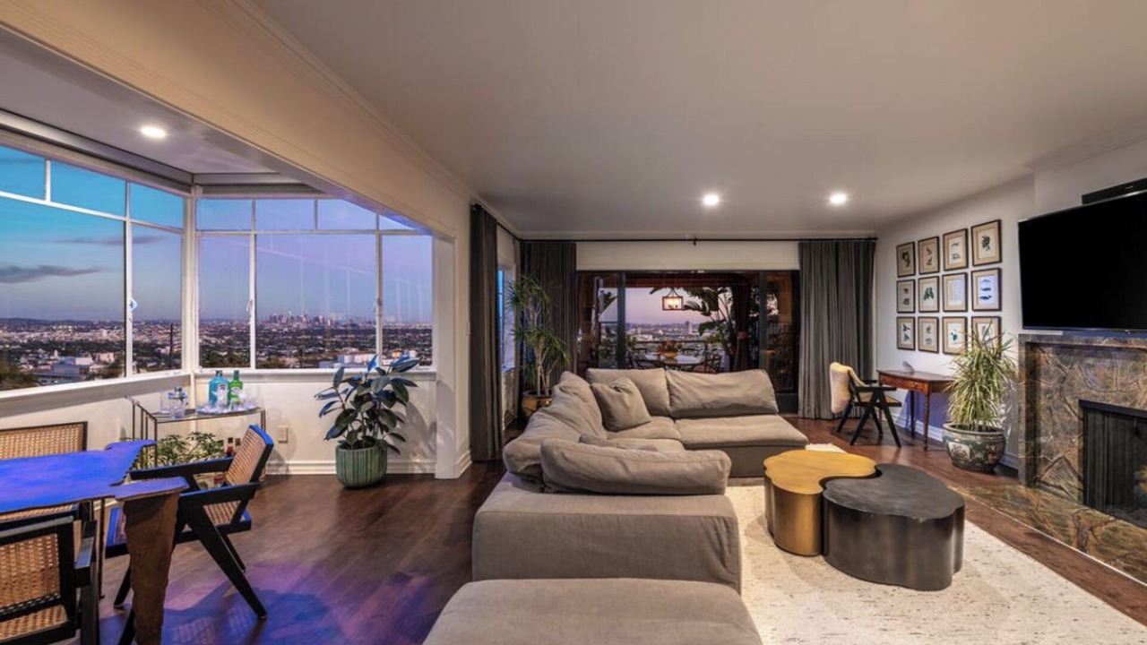 Photo of Livingroom in Hollywood Hills West
